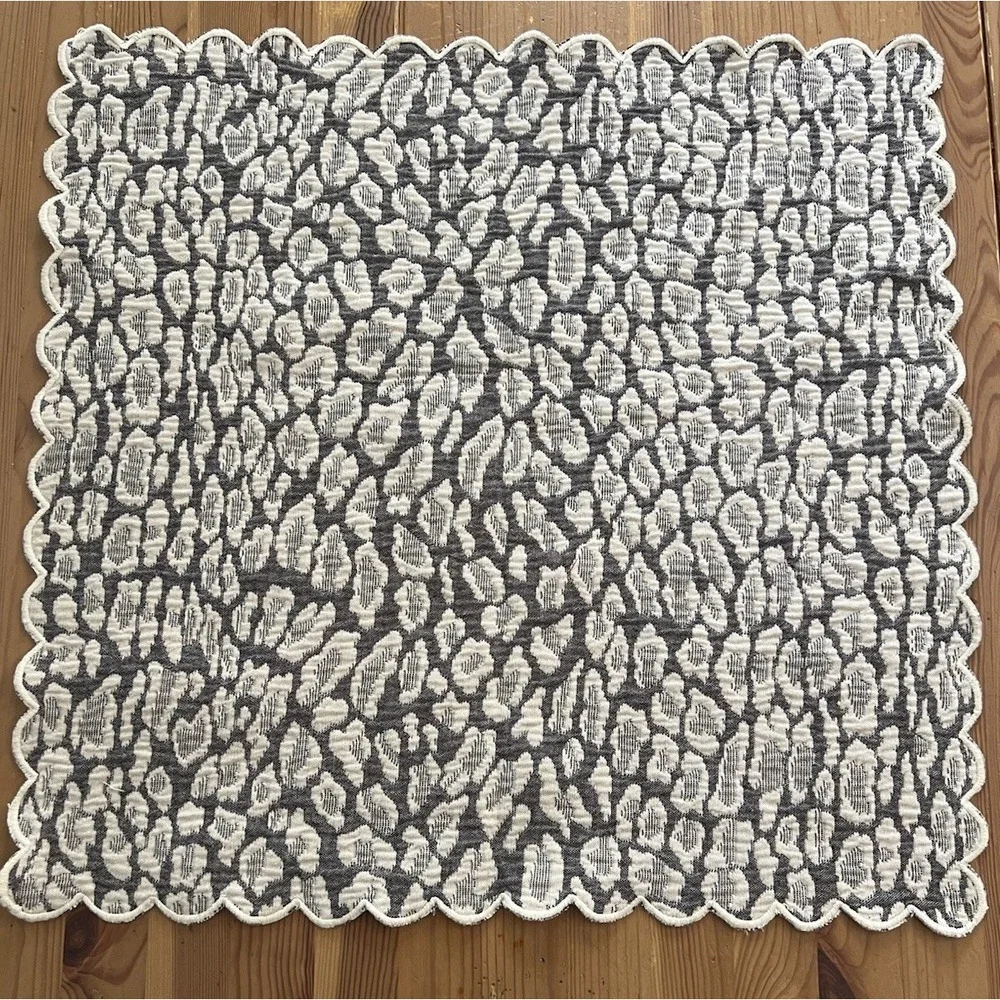 Reversible Gray Ivory Leopard Animal Print Table Topper Mat Scallop 20
